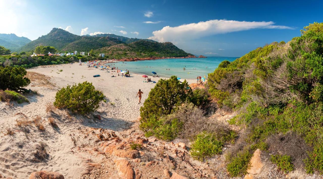 Le Corti Sarde Beach Apartments Бари-Сардо Экстерьер фото